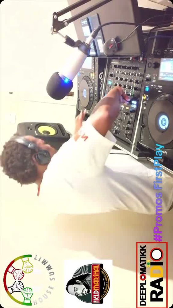 DEEPLOMATIKK RADIO STUDIO