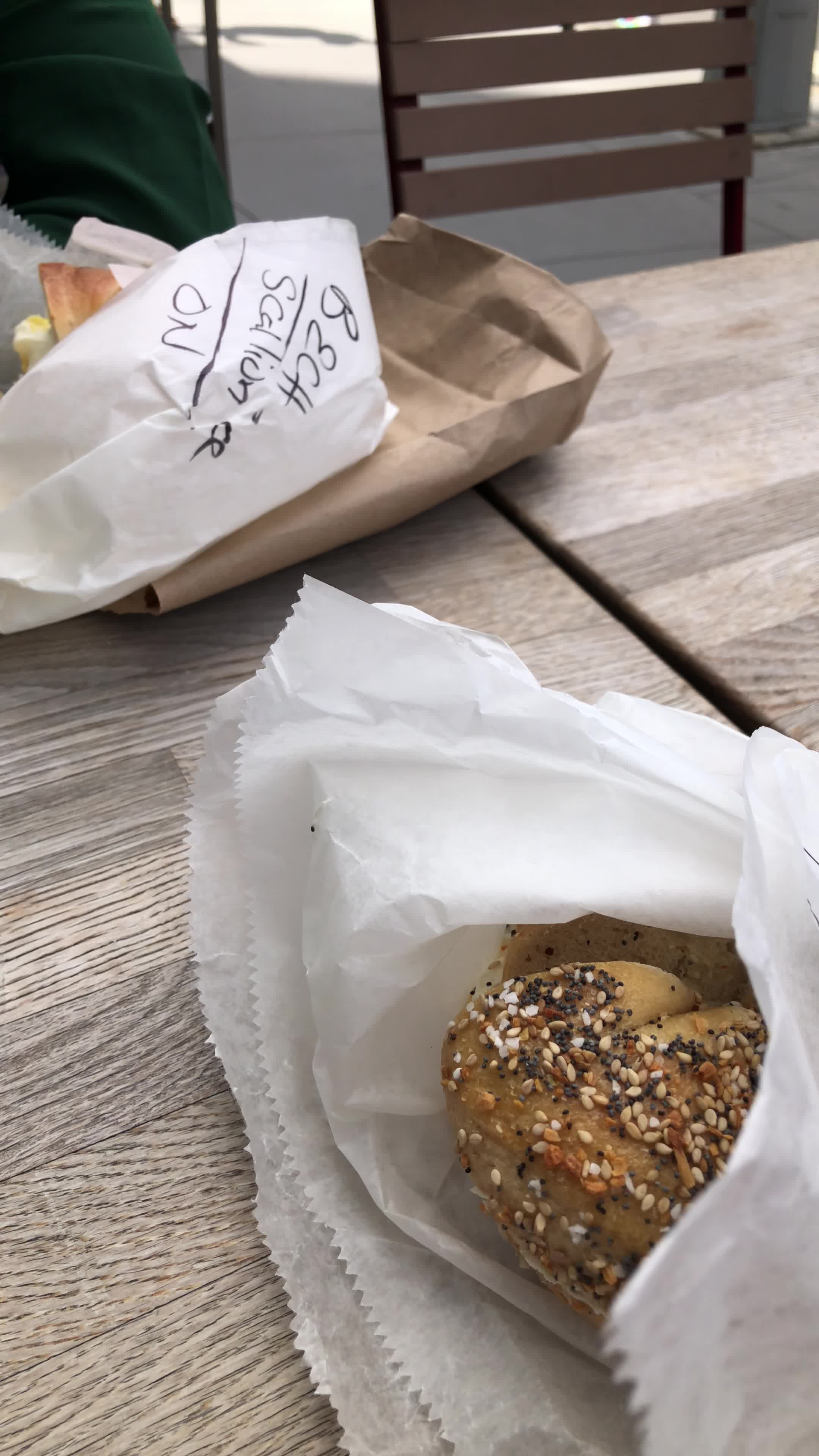 Video review of Ess-a-Bagel