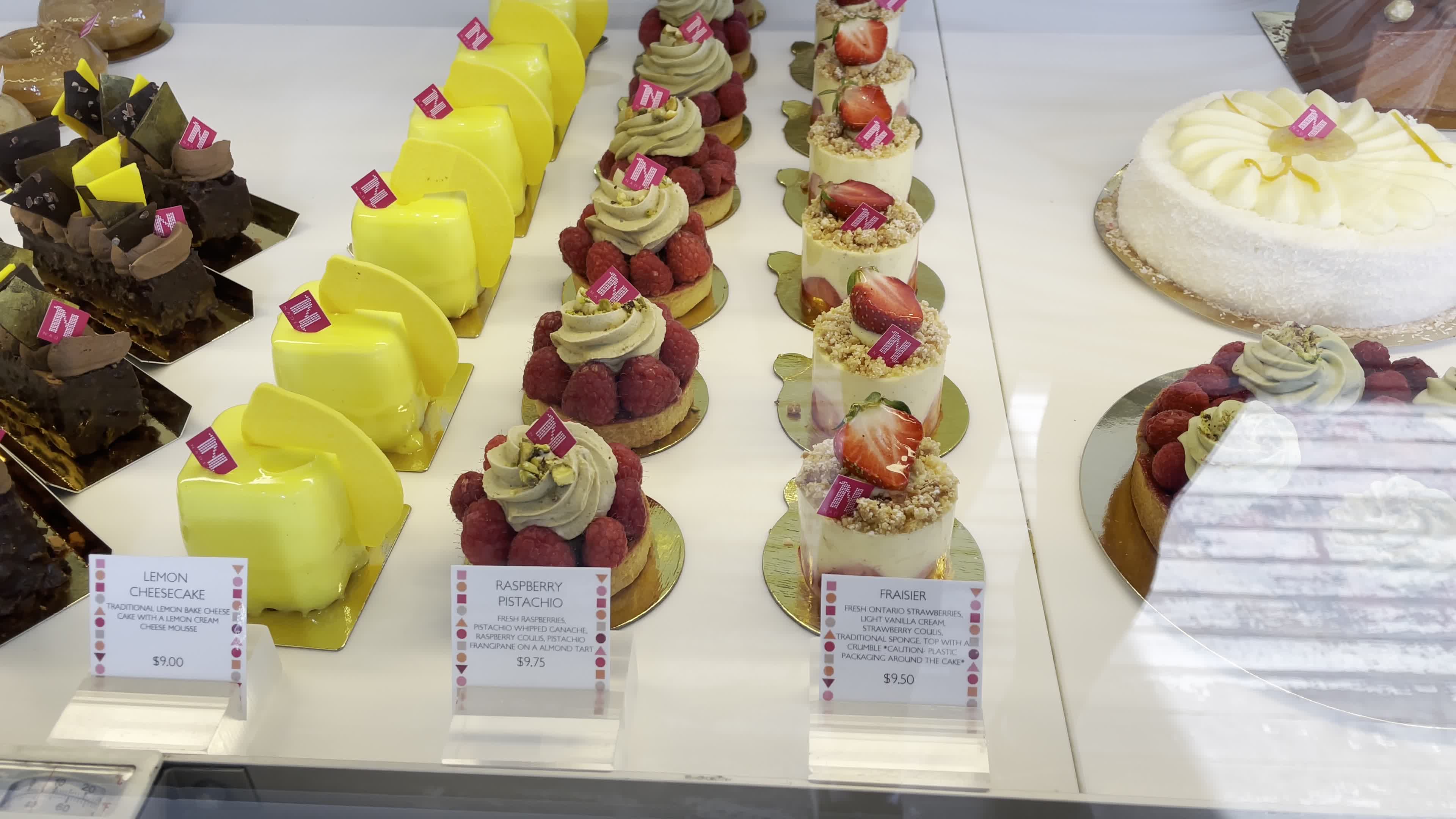 Video review of NADÈGE