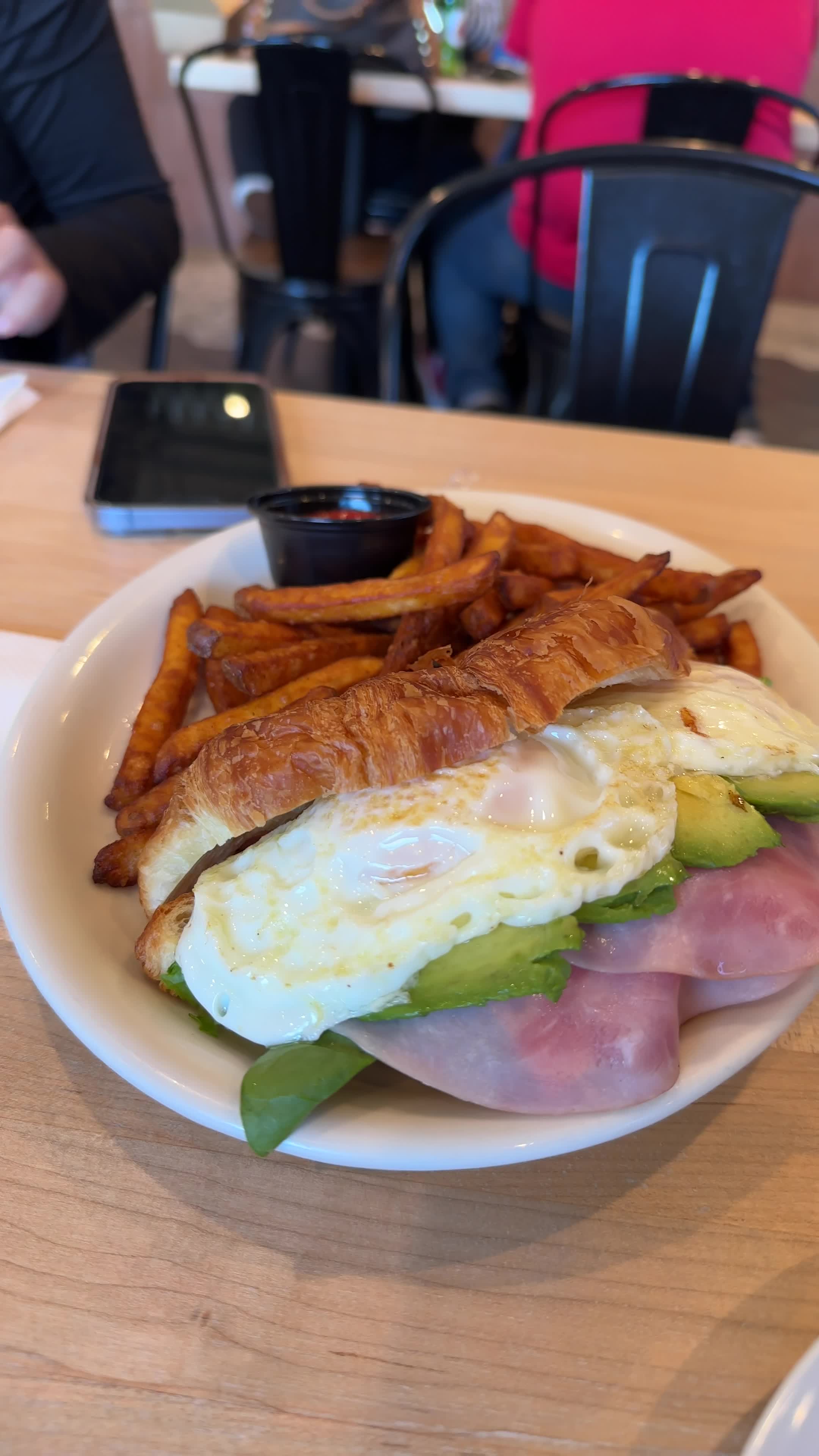 Popping Yolk Cafe