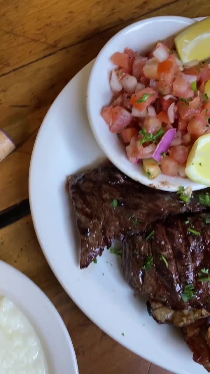 LALA'S On Melrose