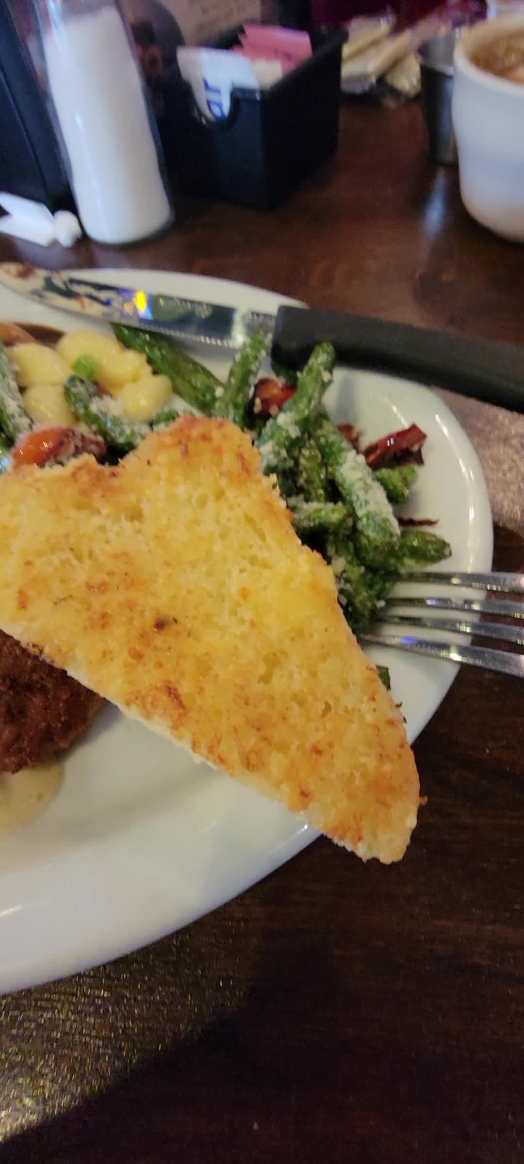 Video review of BB's Cafe