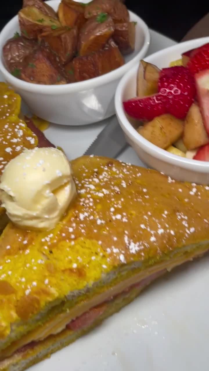 Video review of The Modern Vegan