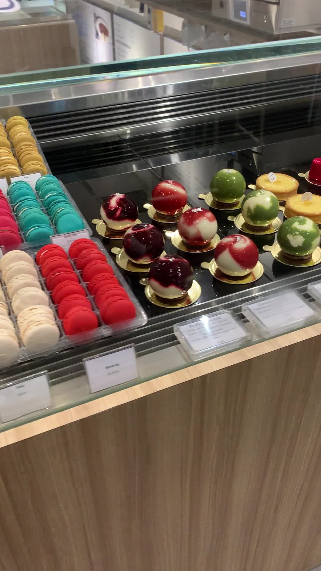 Video review of Patisserie G