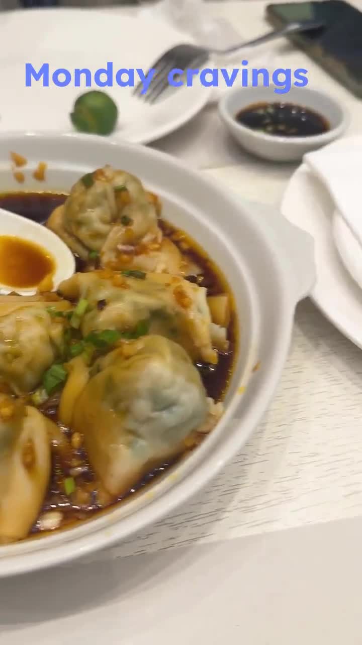 Video review of Luk Yuen