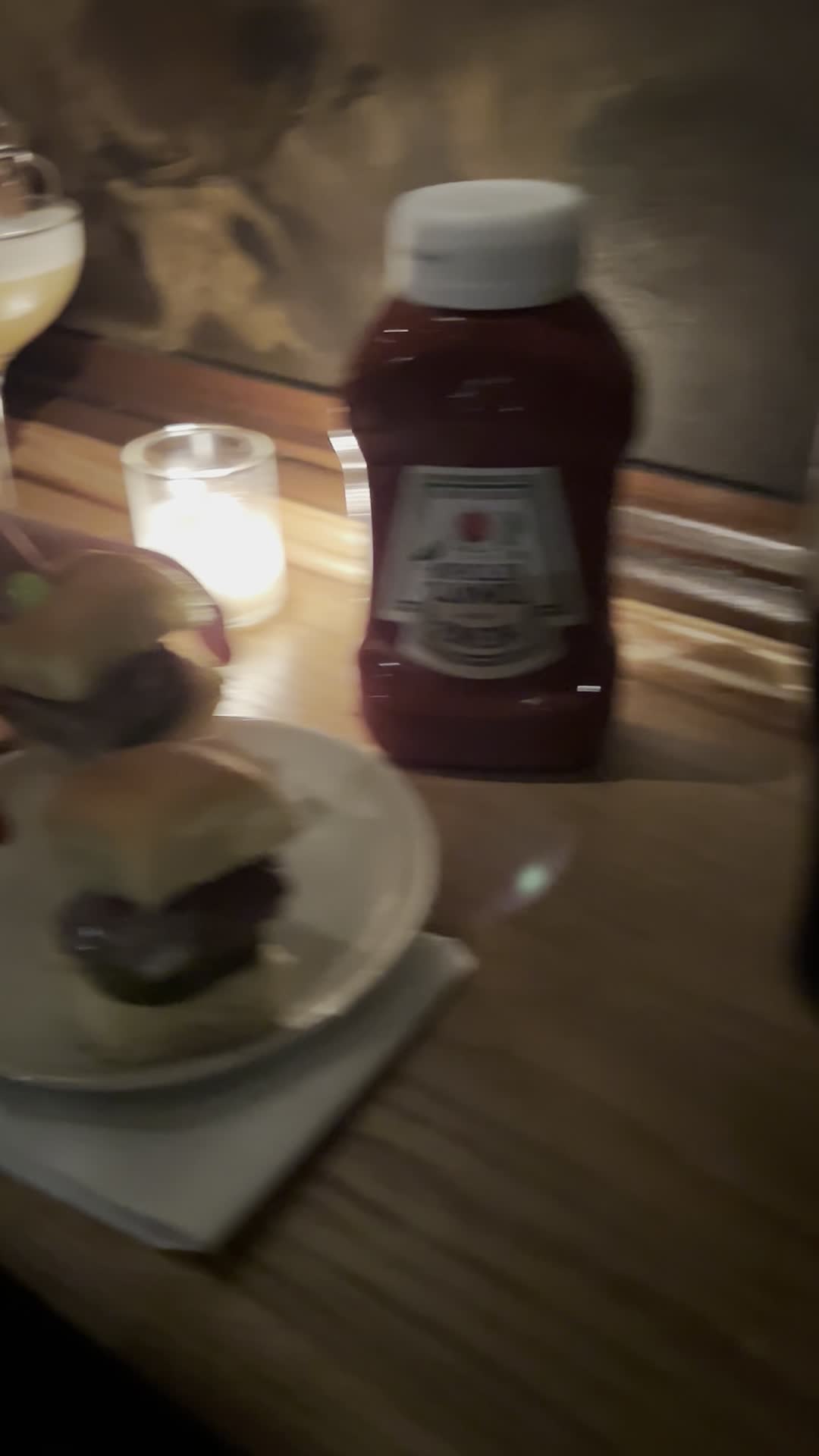 Video review of Swift Hibernian Lounge