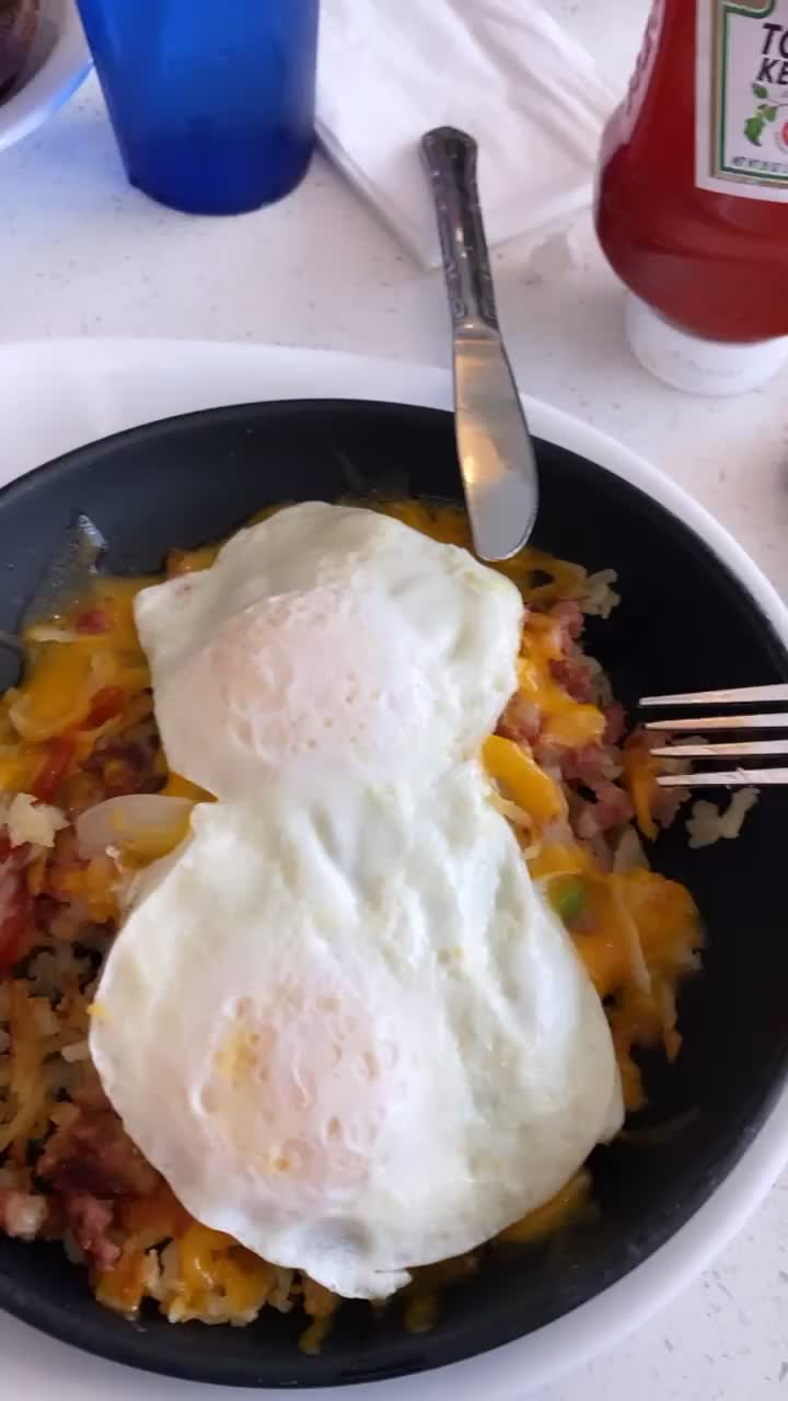 Video review of Lester's Diner