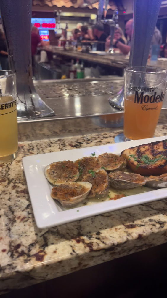 Strawberry's Pub & Pizza