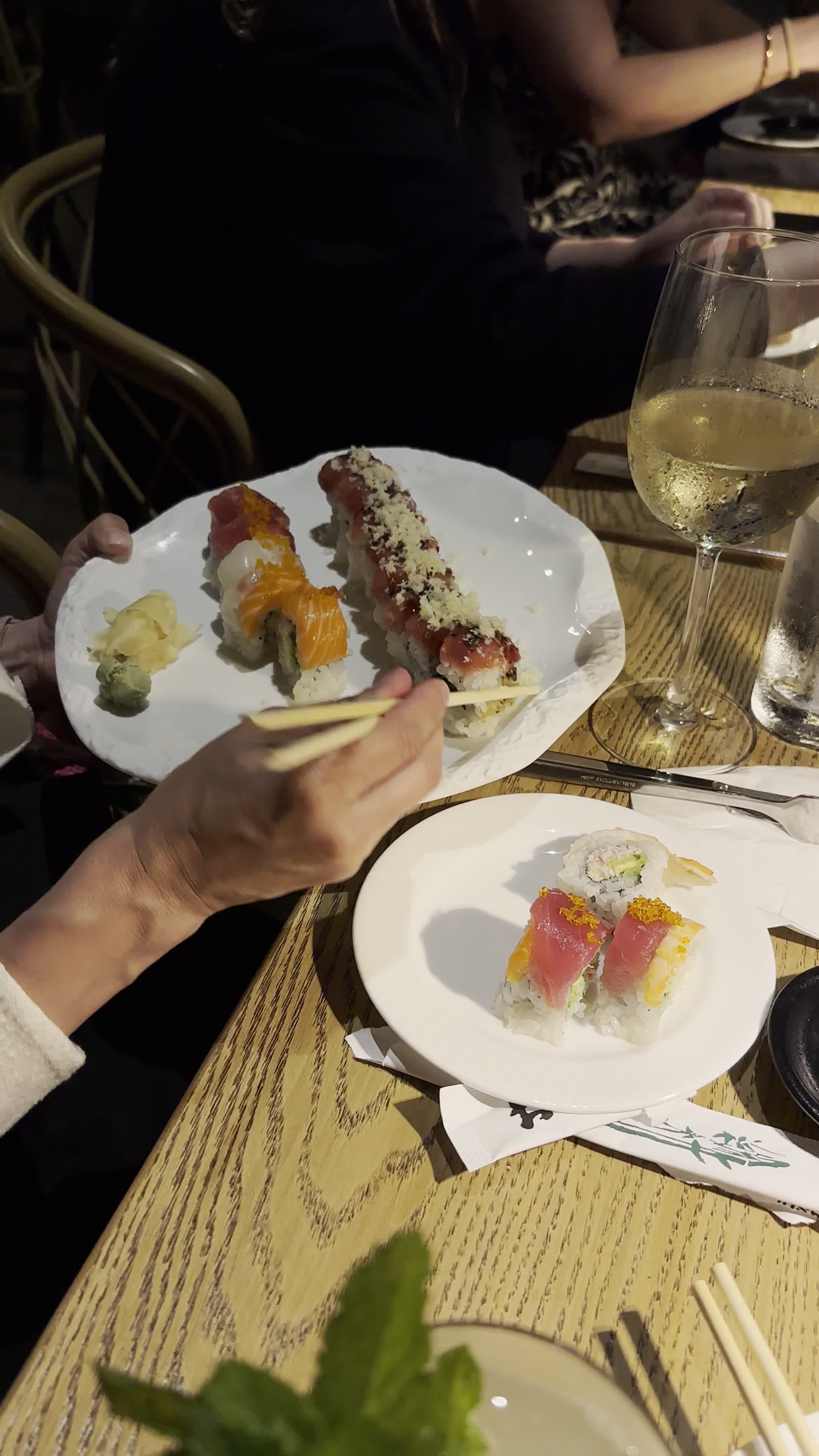 Video review of Alaloa Lounge