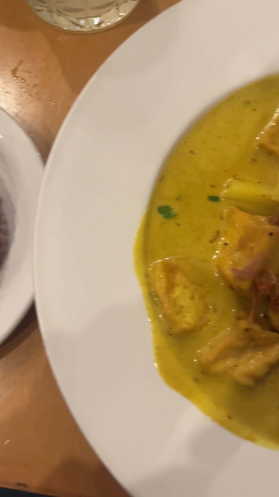 Video review of Aloy Modern Thai