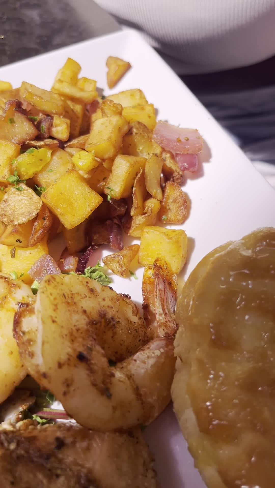 Katch Kitchen & Cocktails