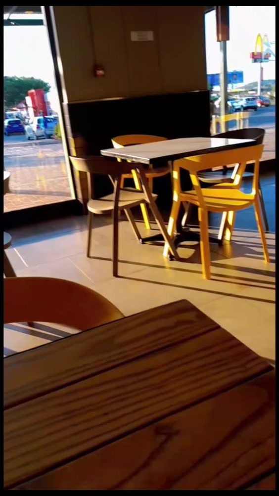 Debonairs Pizza