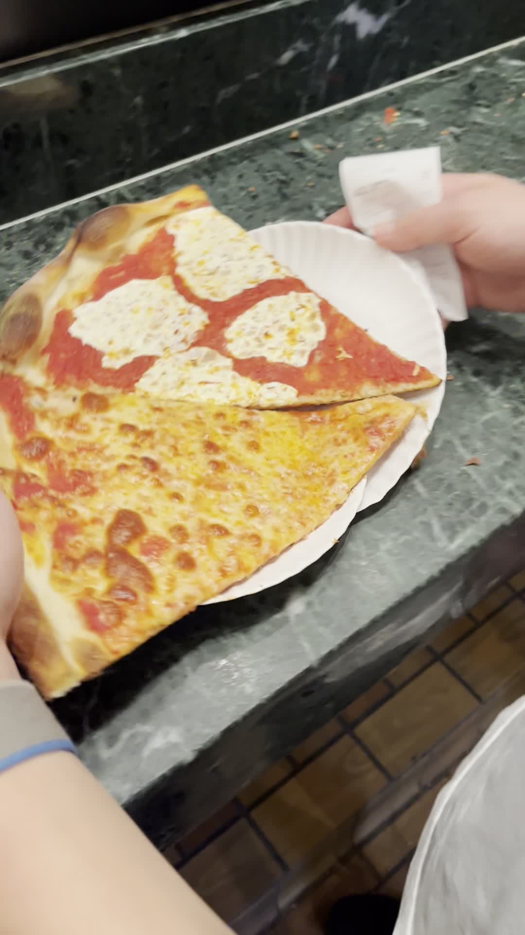 Video review of Joe's Pizza