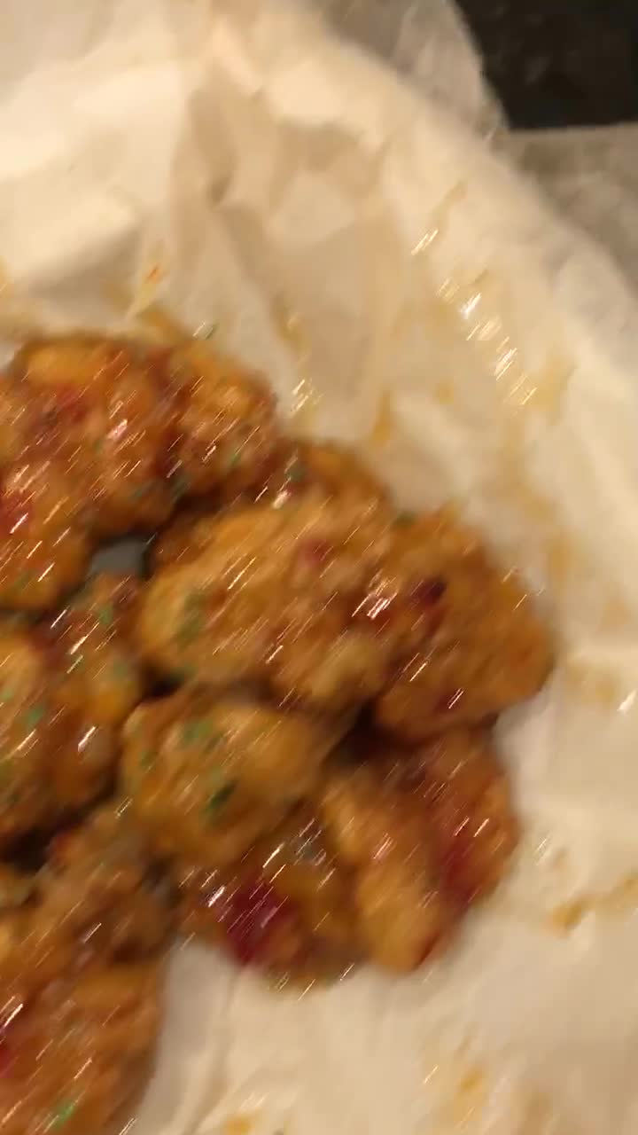 BoomBozz Pizza & Watch Bar