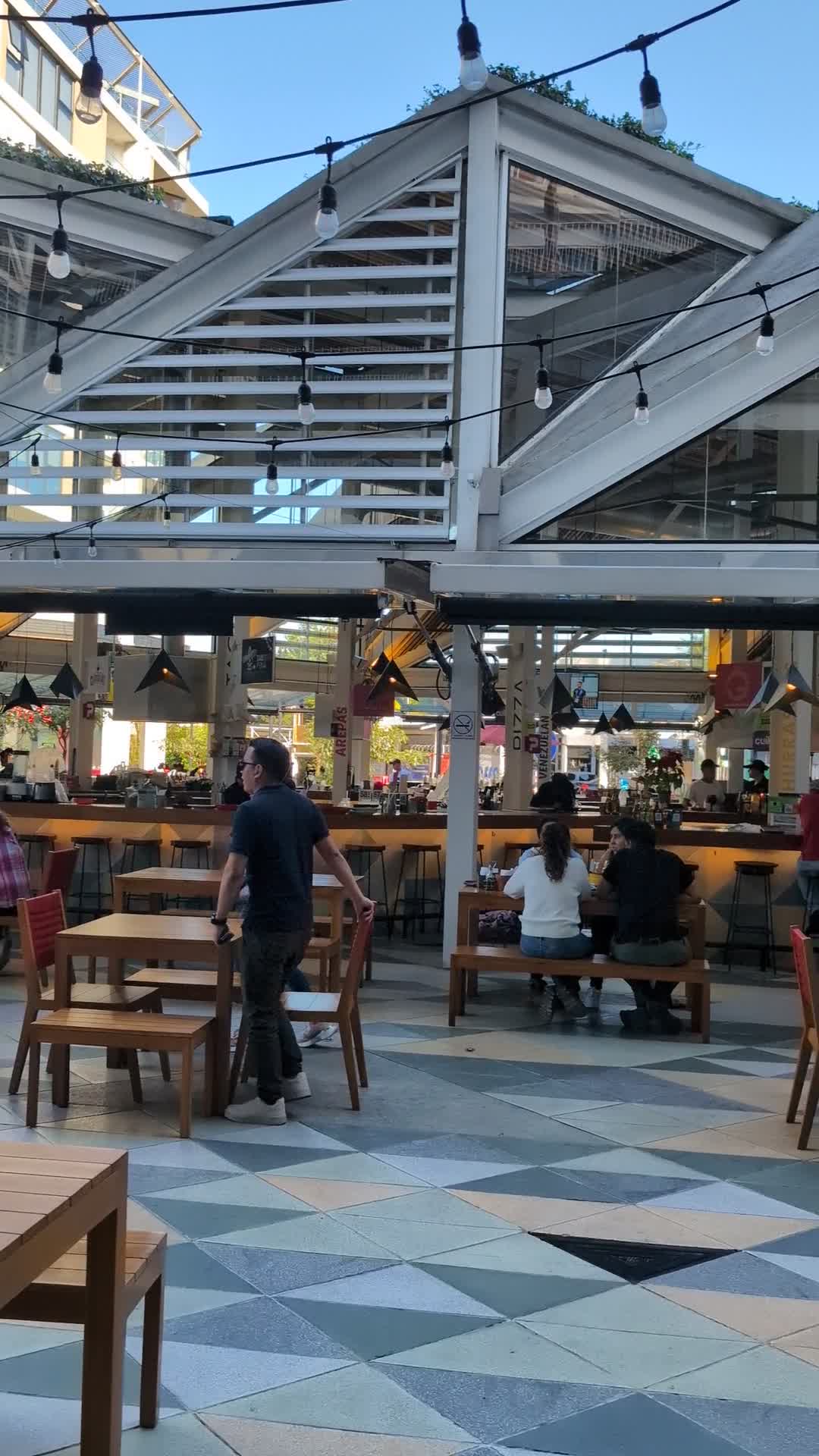 El Mercado Dealado