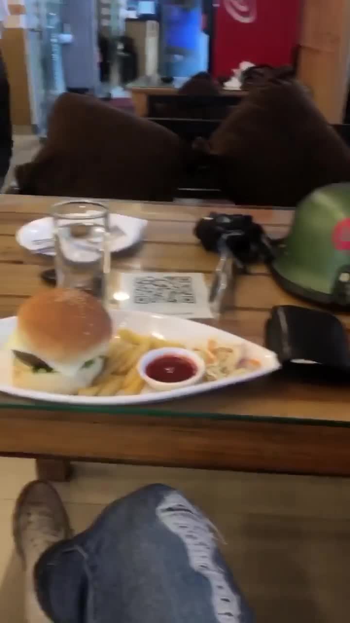 The Burger House & Crunchy Fried Chicken