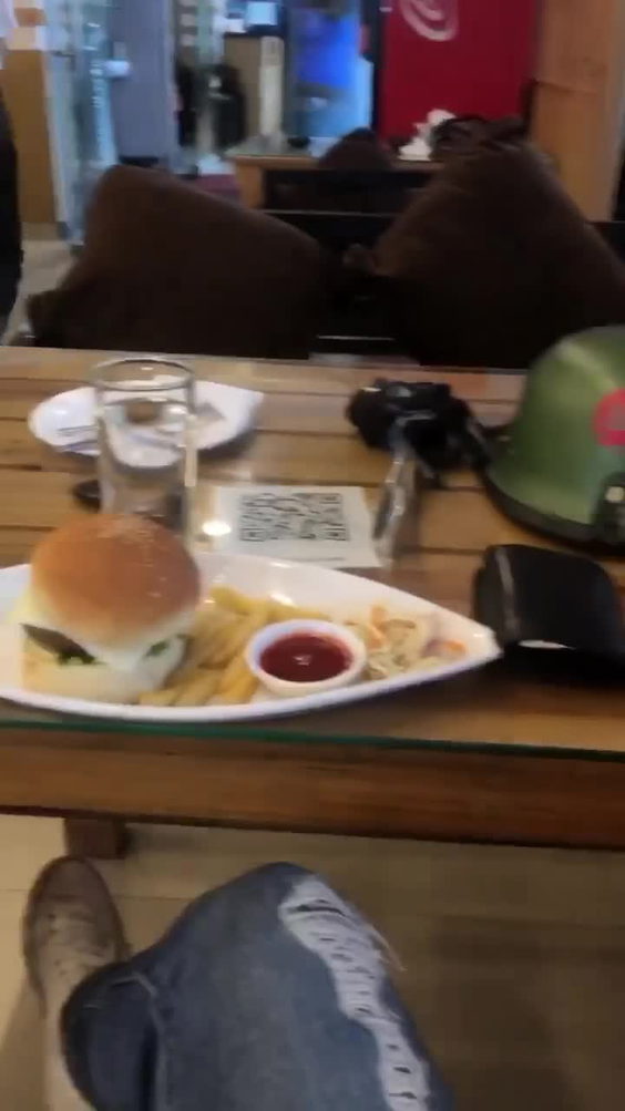 The Burger House & Crunchy Fried Chicken