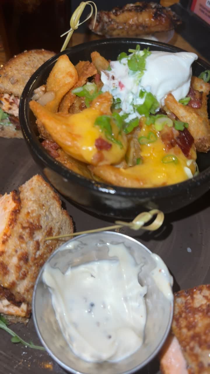 Iron Horse Bar & Grill - Lee's Summit