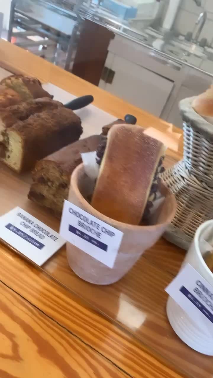 Video review of Levain Bakery  Wainscott, New York