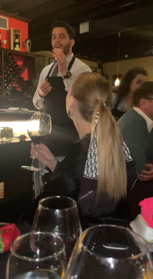 Video review of Vino E Pasta