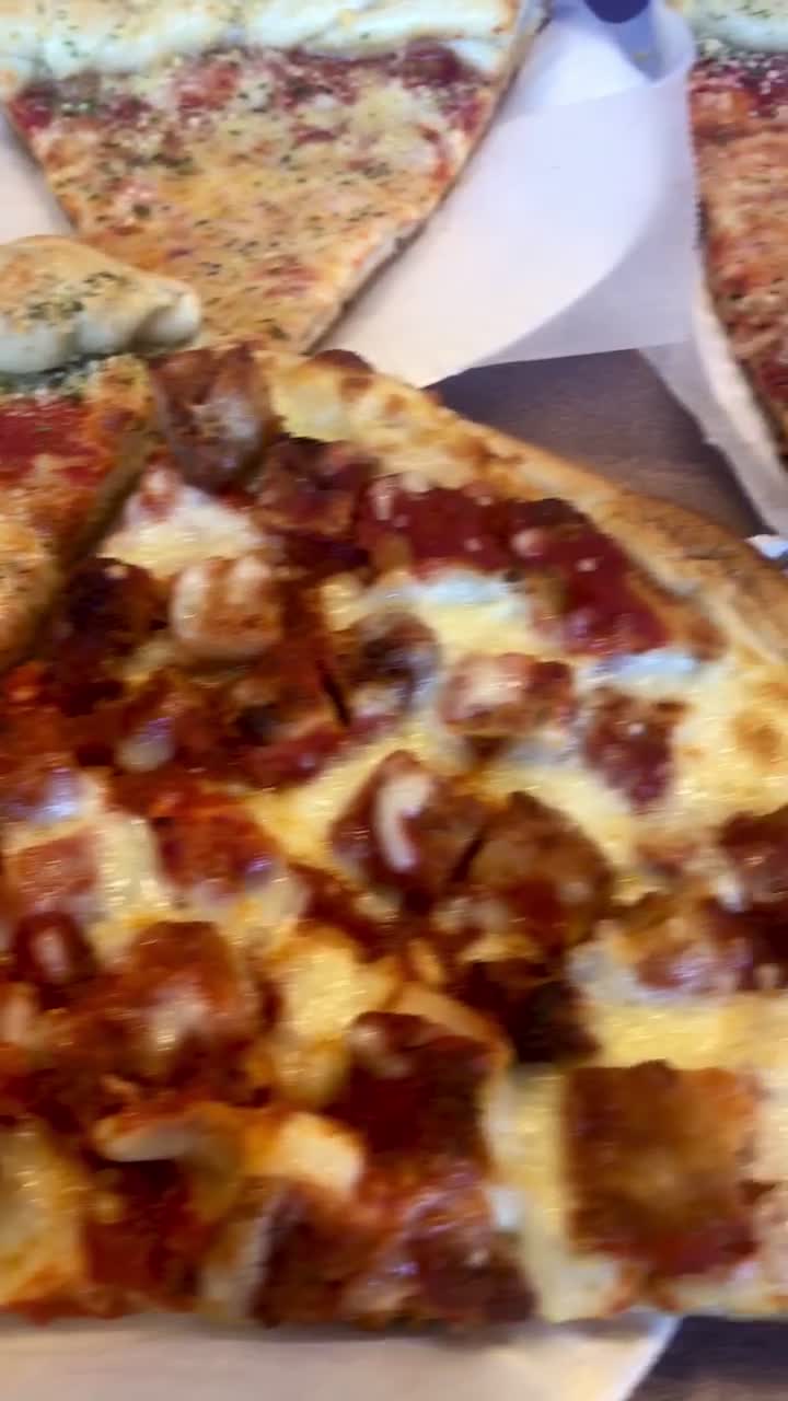 Mama's Pizza