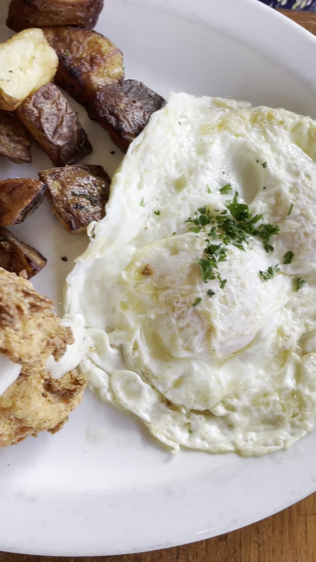 Video review of Lola