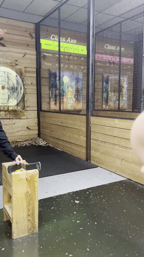 Class Axe Throwing 