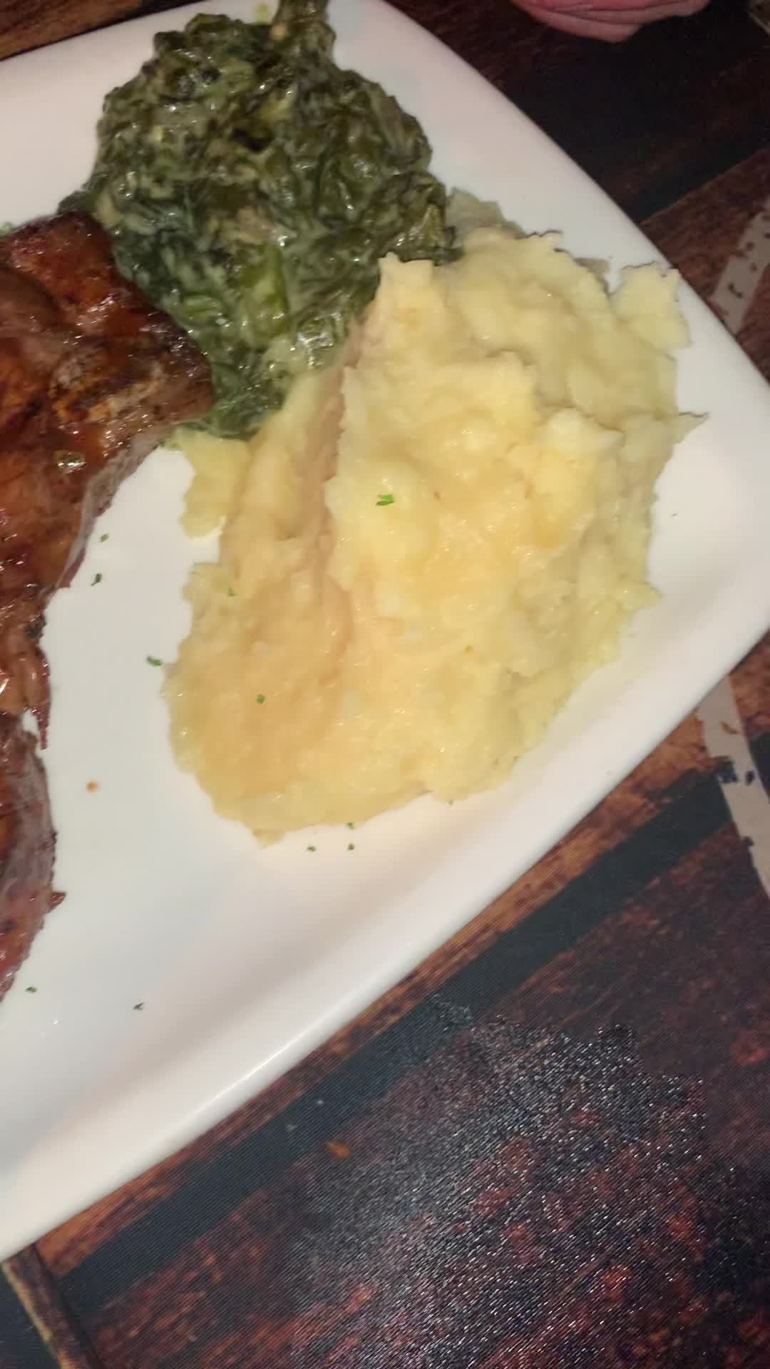 Video review of Crawdaddy's