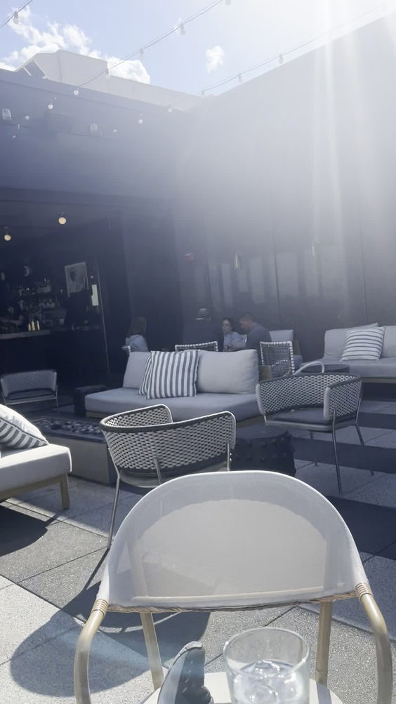 The Cannonball Lounge 