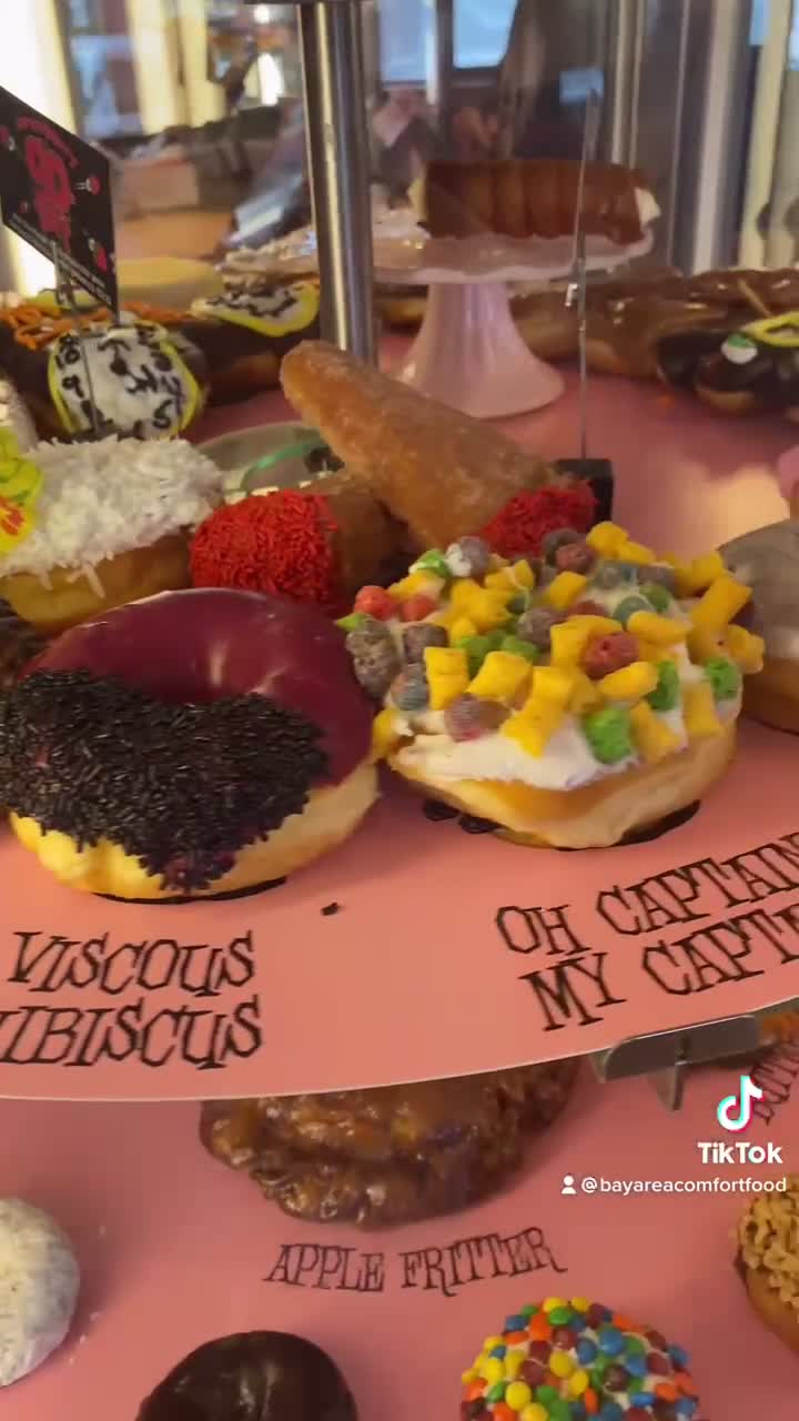 Video review of Voodoo Doughnut