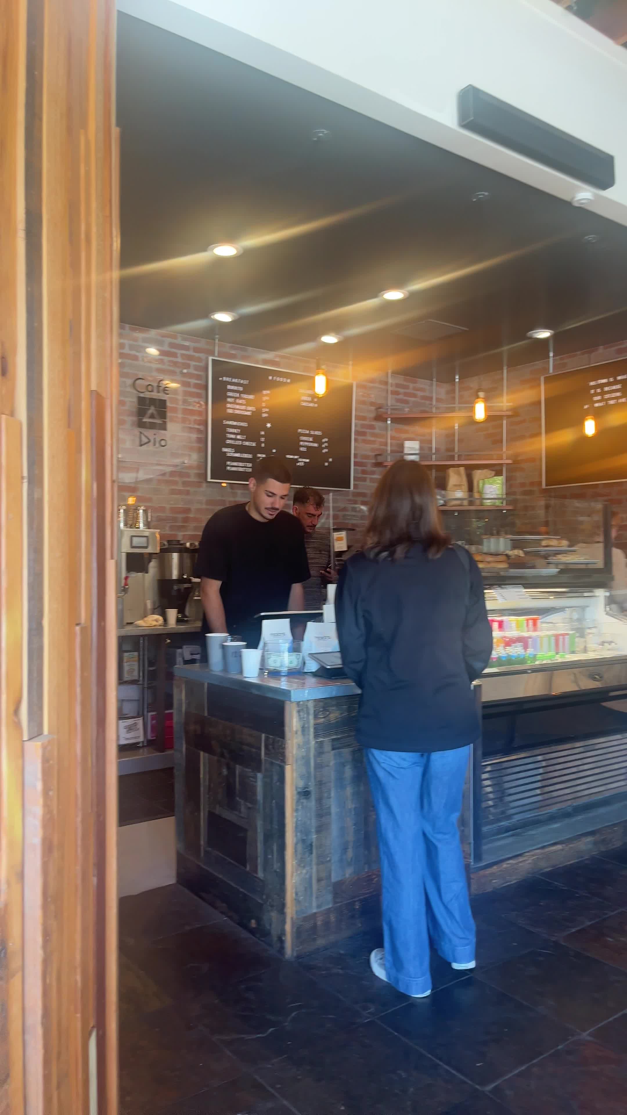 Video review of Cafe Dio