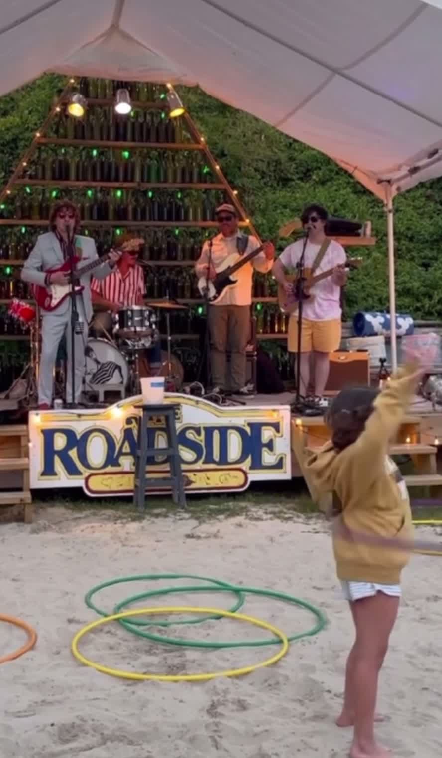 Roadside Raw Bar and Grill