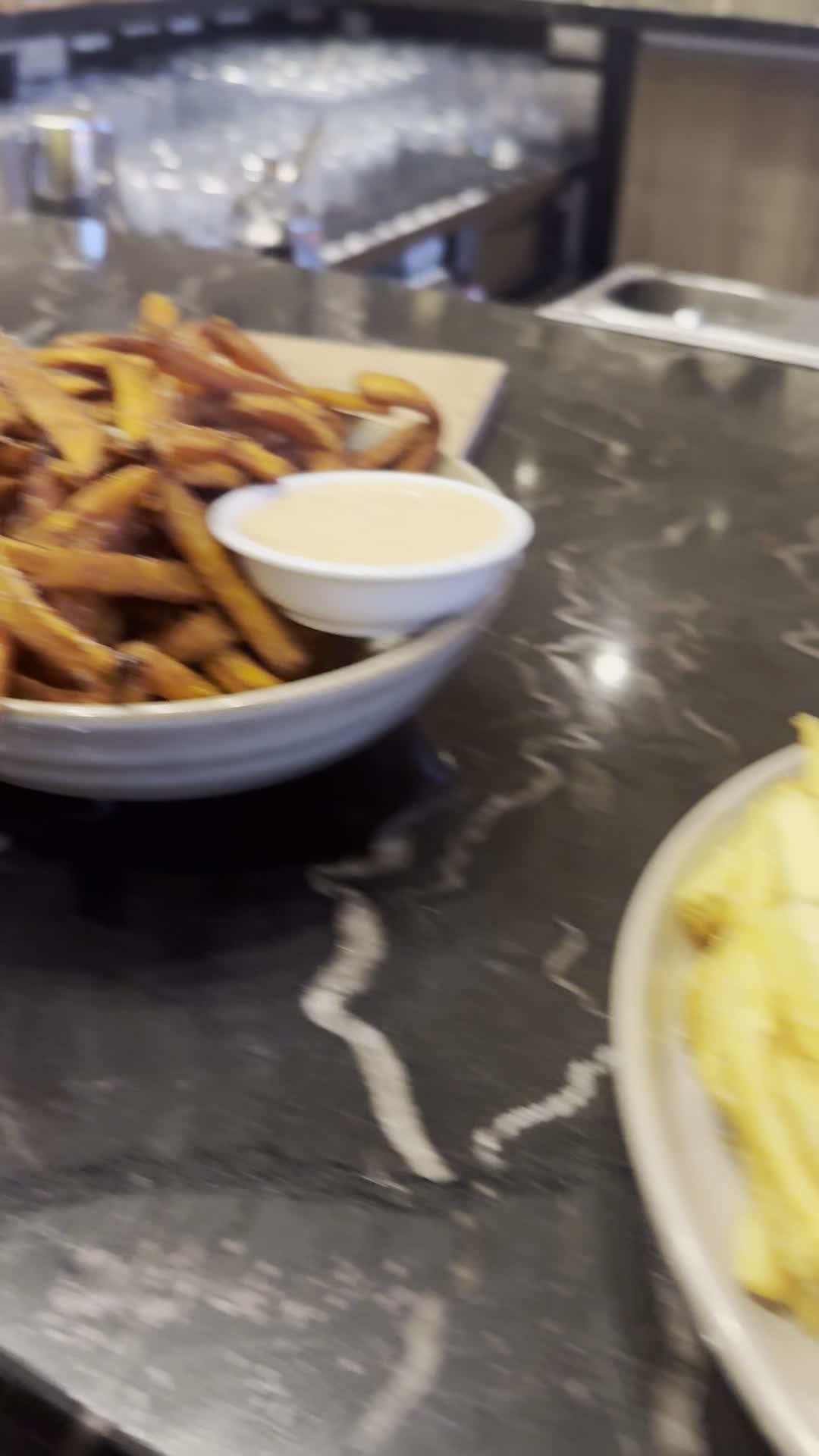 OAK + CRU Social Kitchen & Wine Bar