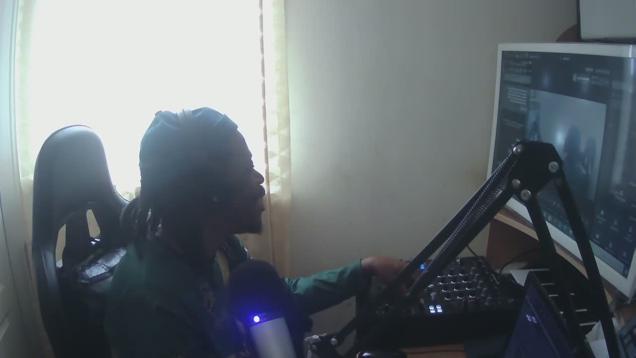 DEEPLOMATIKK RADIO STUDIO