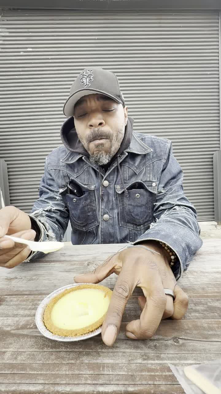 Video review of Steve's Authentic Key Lime Pie