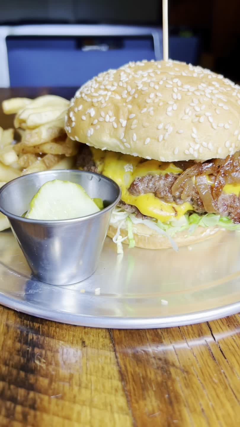 Elk Ave Tavern