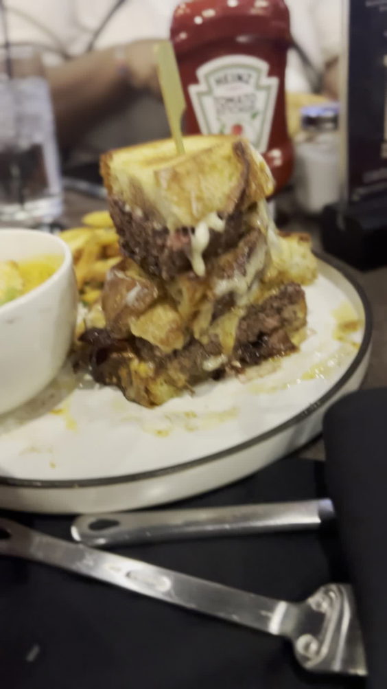 WSKY Bar + Grill