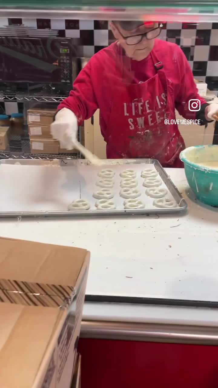 Video review of River Street Sweets