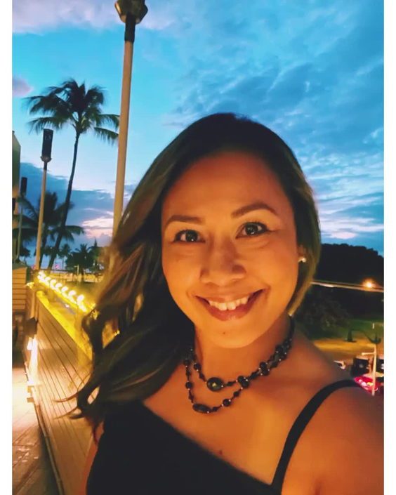 DECK. at Queen KapiÊ»olani Hotel