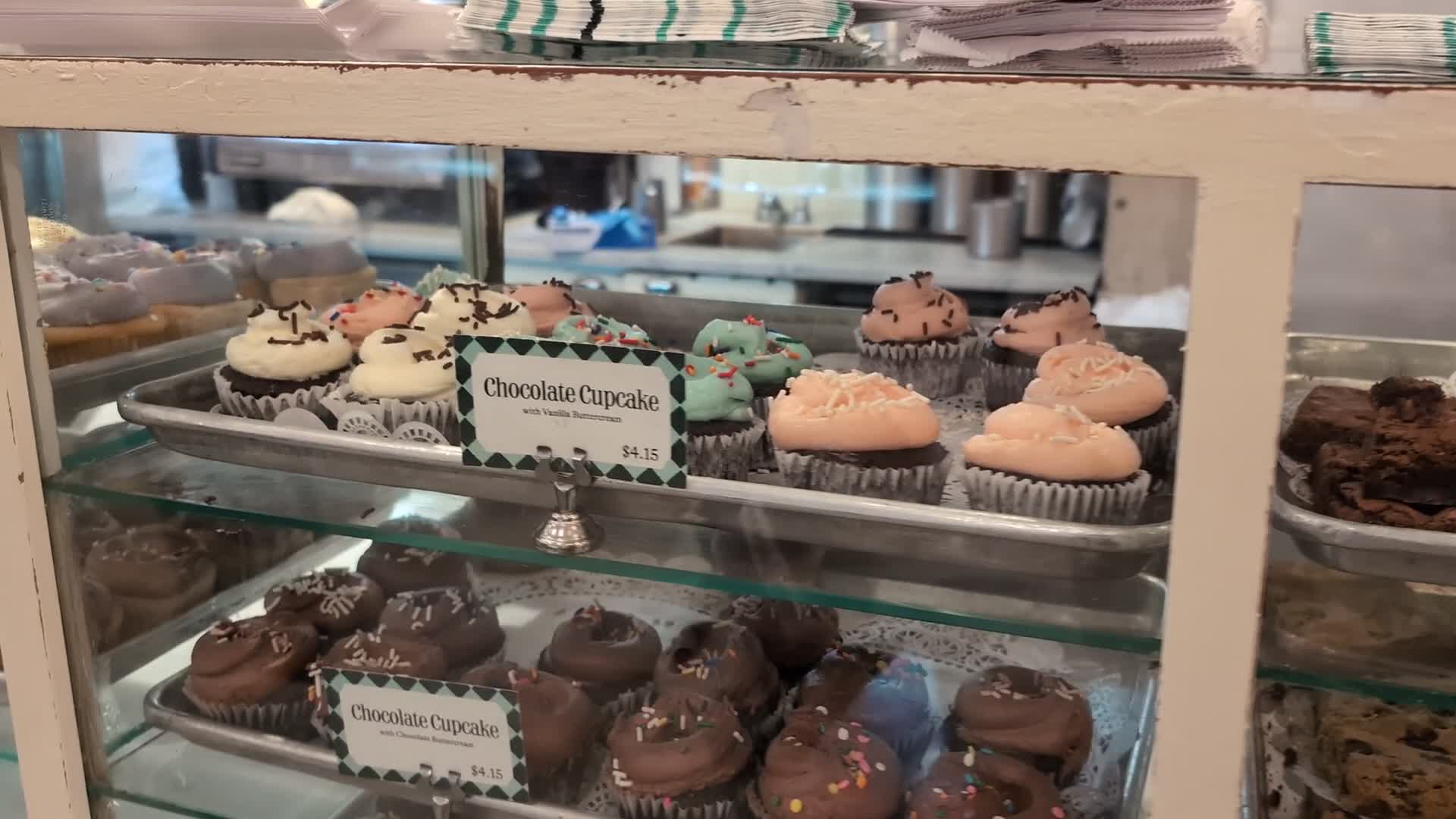 Video review of Magnolia Bakery