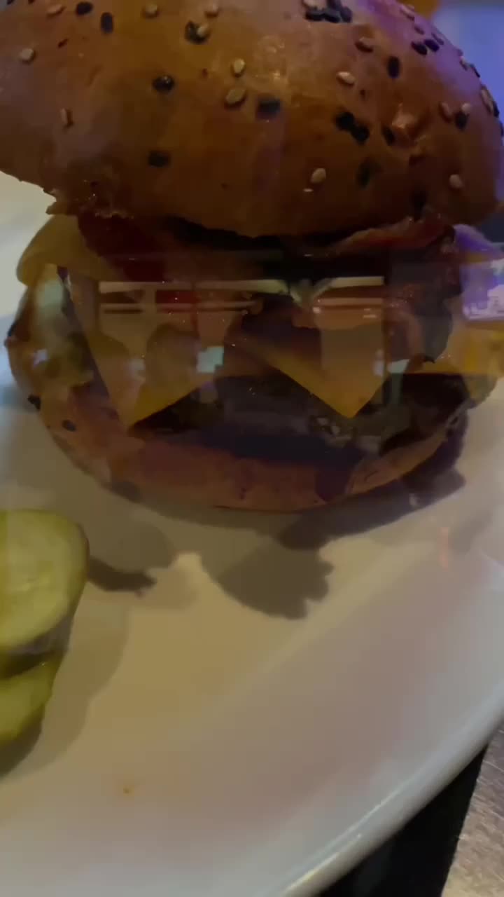 Video review of Yard House