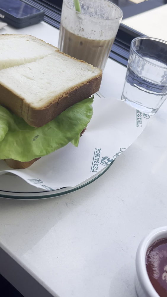 Robin's Deli