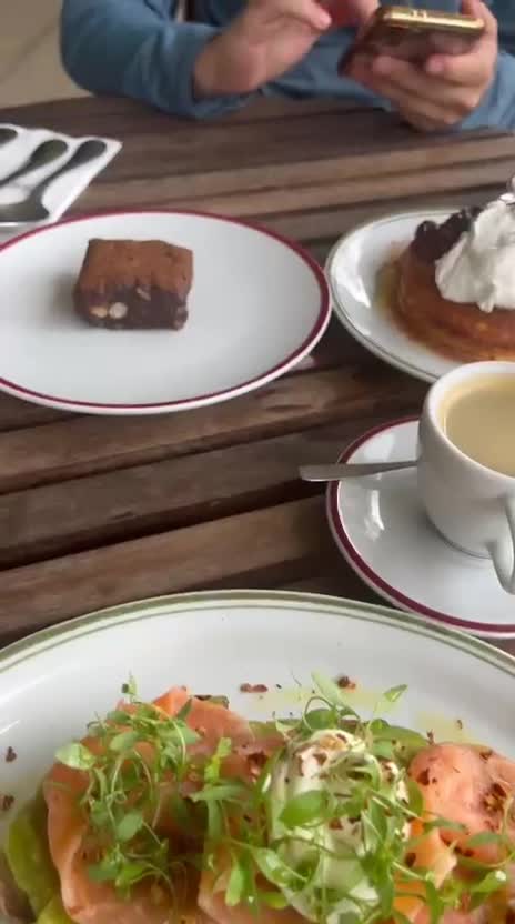 Café Bienal by Botanikafé