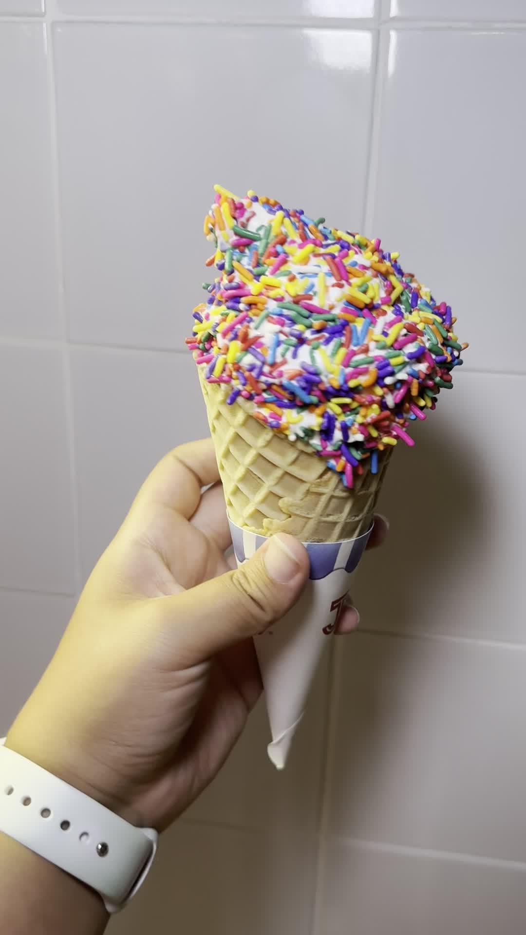 Video review of Kohr Brothers Frozen Custard