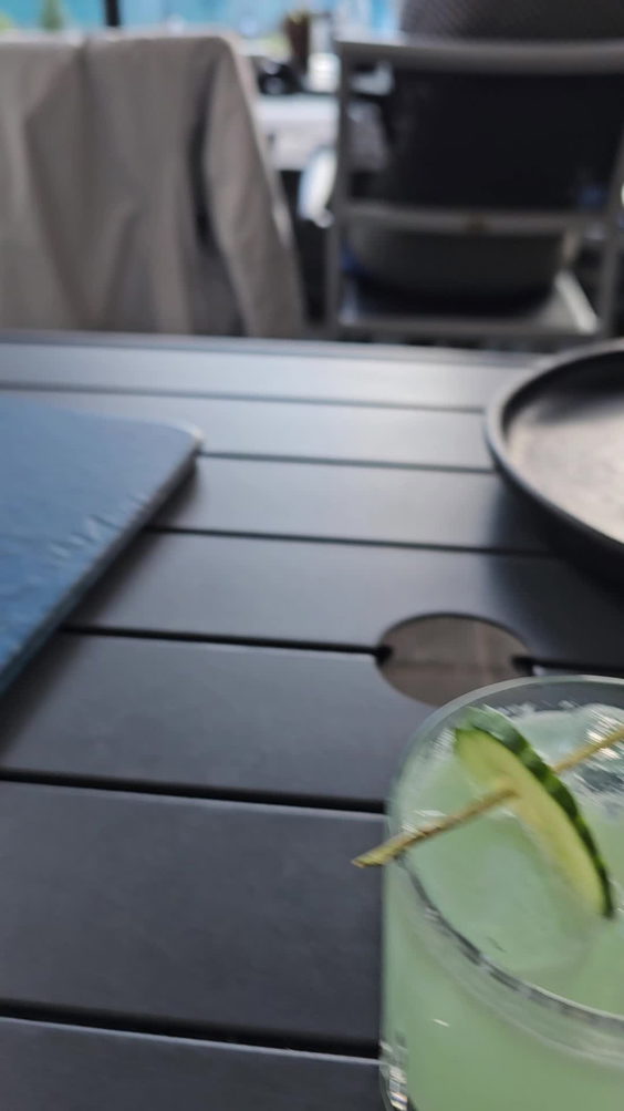 Fairmont lakeview lounge