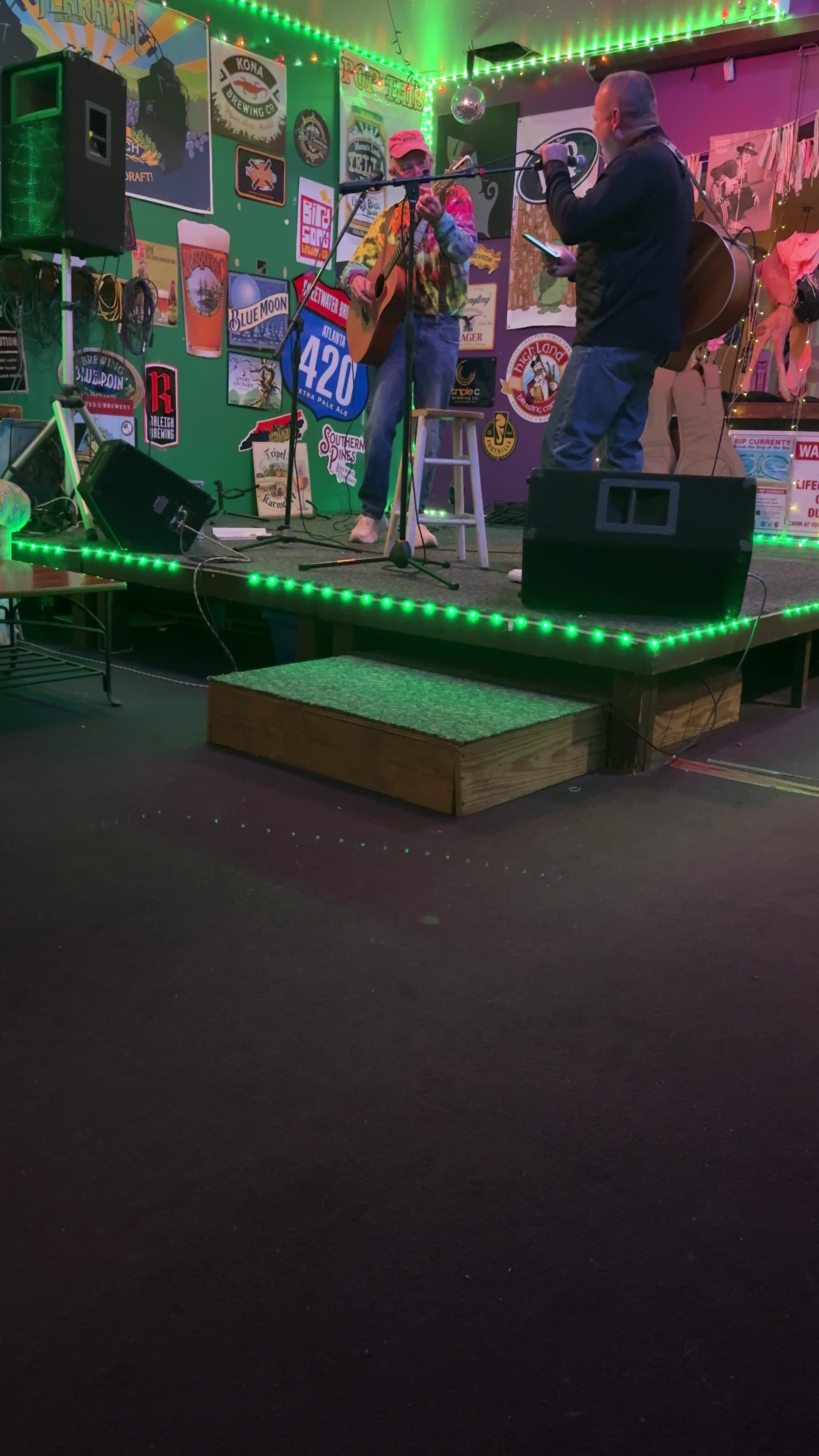 Video review of Lil' Robert's Place