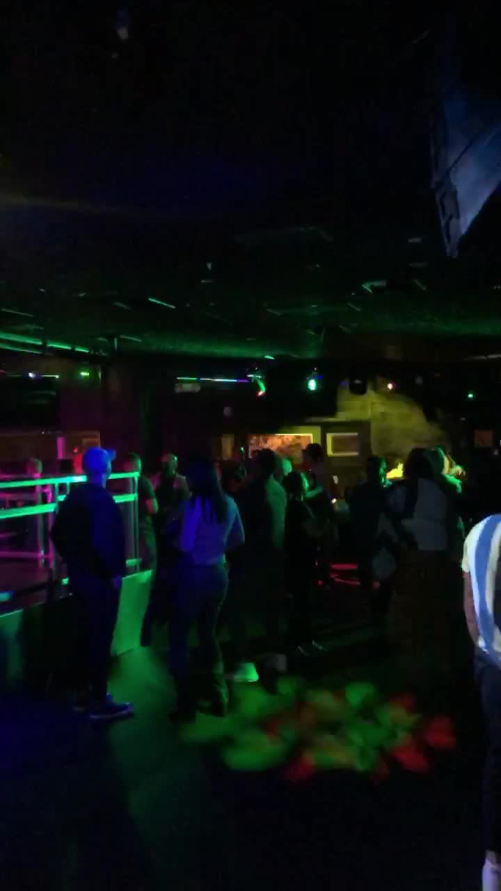 Video review of The Café