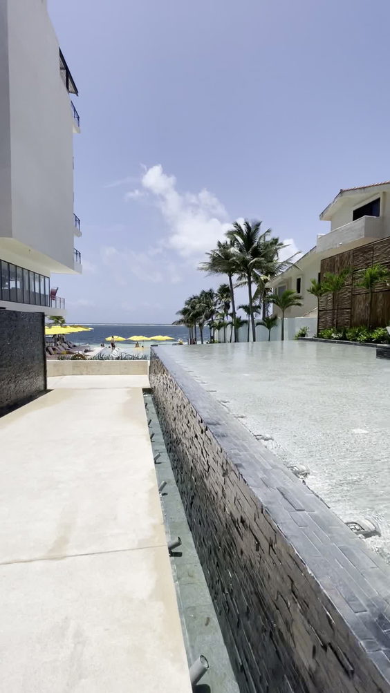 The Fives Oceanfront Puerto Morelos