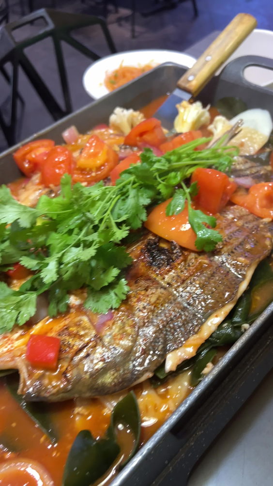 HOT SPACE Grilled Fish 麻辣空间烤鱼餐厅