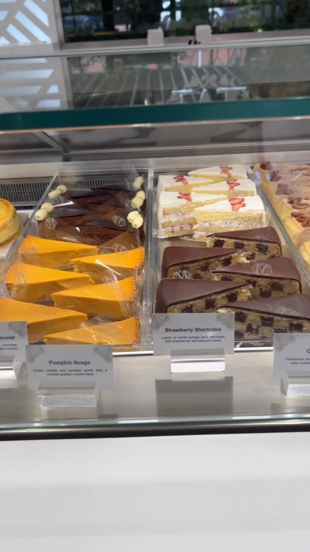 Video review of Lady M